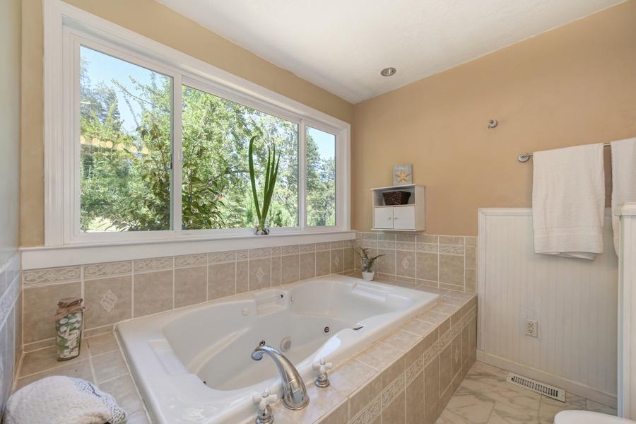 Detail Gallery Image 34 of 67 For 16736 Colfax Hwy, Grass Valley,  CA 95945 - 2 Beds | 2 Baths