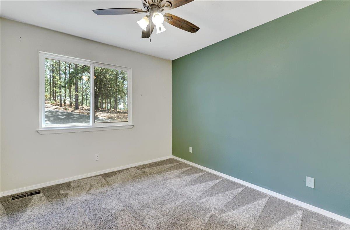 Detail Gallery Image 25 of 78 For 12865 Friar Tuck Rd, Grass Valley,  CA 95949 - 4 Beds | 3/1 Baths