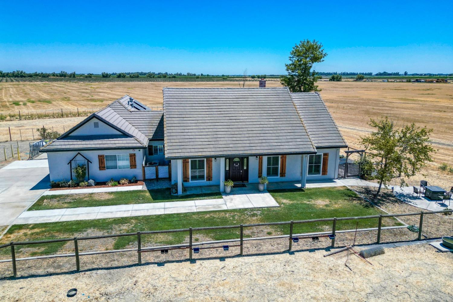 Detail Gallery Image 1 of 77 For 20505 County Road 93, Woodland,  CA 95695 - 4 Beds | 2/1 Baths