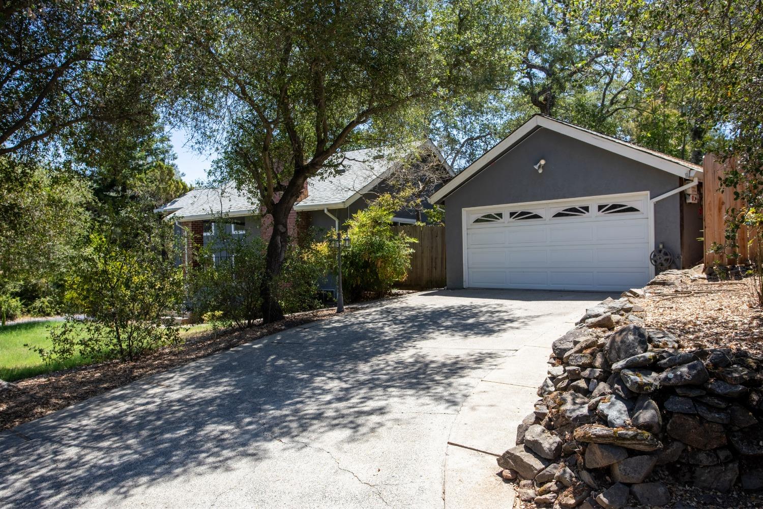 Detail Gallery Image 2 of 32 For 988 King John Way, El Dorado Hills,  CA 95762 - 4 Beds | 2 Baths