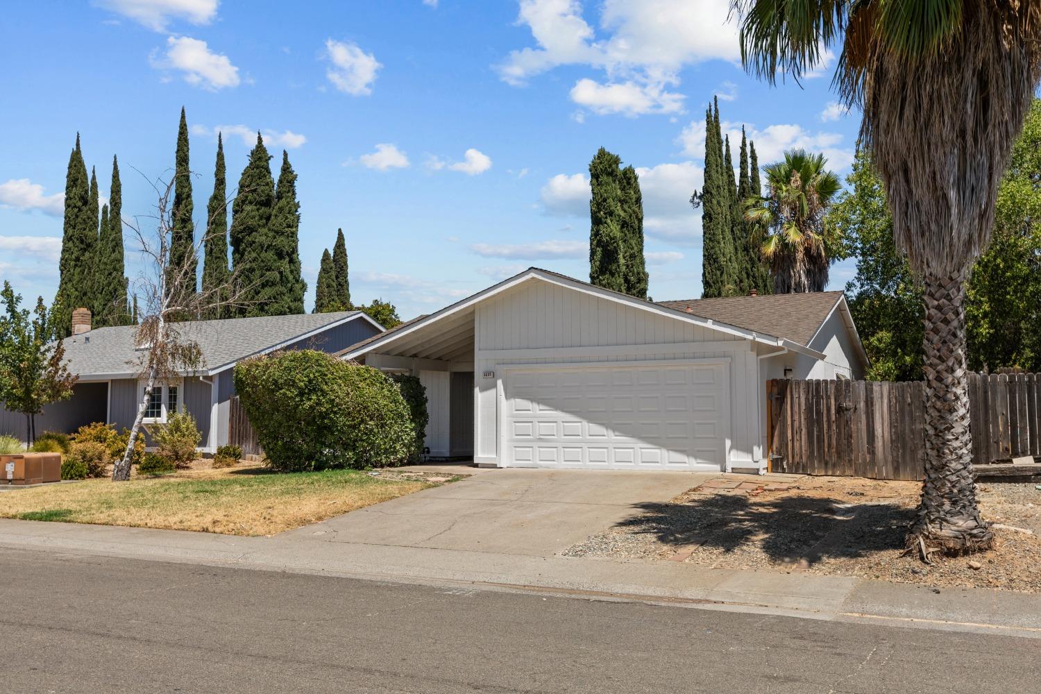 Detail Gallery Image 1 of 1 For 3237 Rusticwood Way, Sacramento,  CA 95827 - 3 Beds | 2 Baths