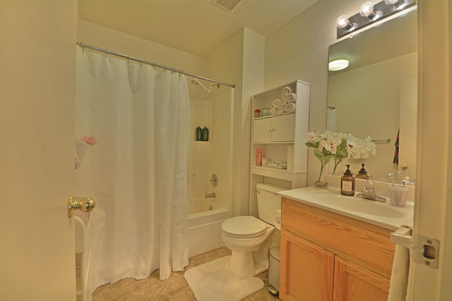 Detail Gallery Image 18 of 25 For 3541 Hepburn Cir, Stockton,  CA 95209 - 4 Beds | 2/1 Baths