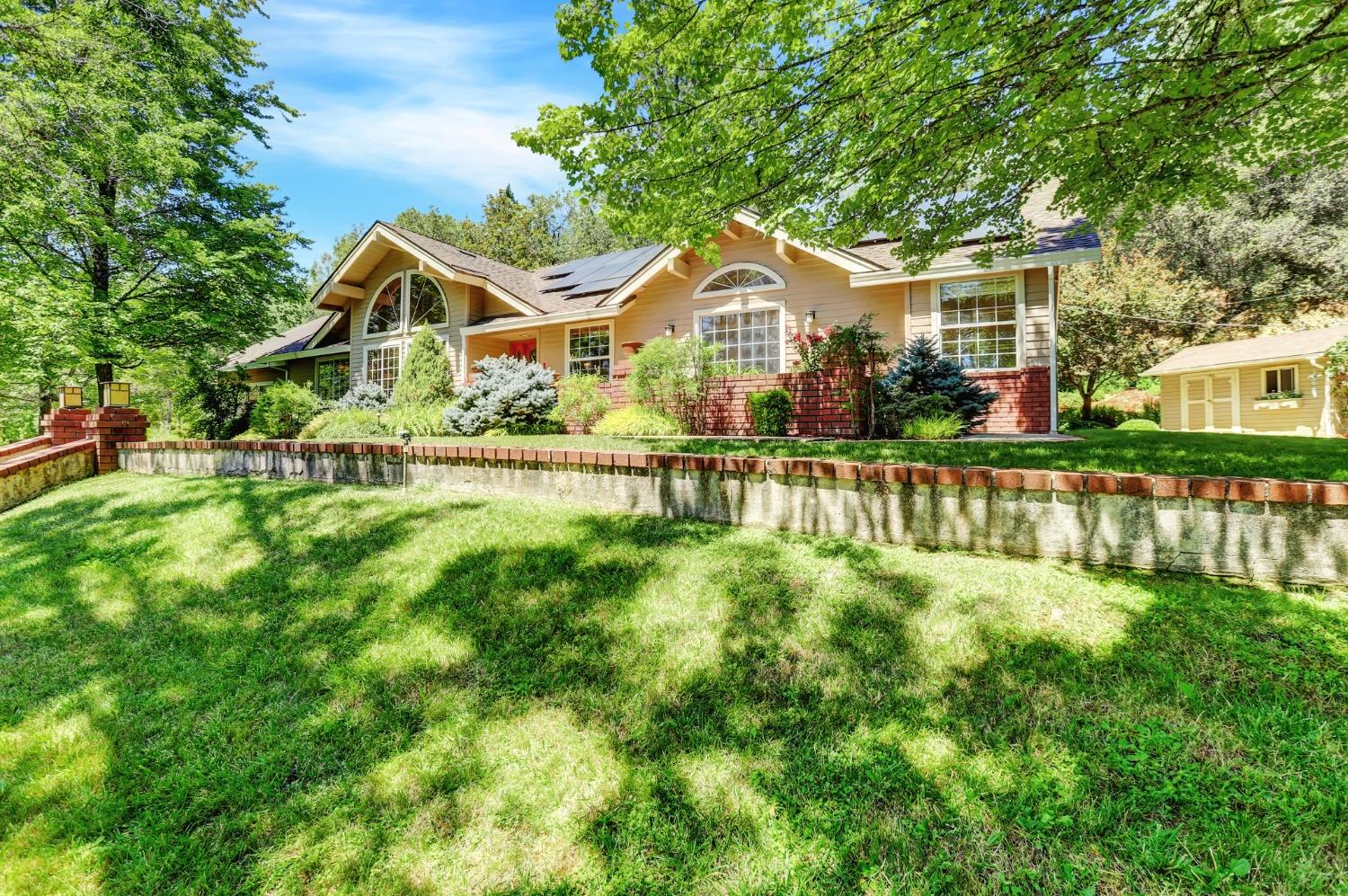 Round Valley Circle, Grass Valley, California image 2