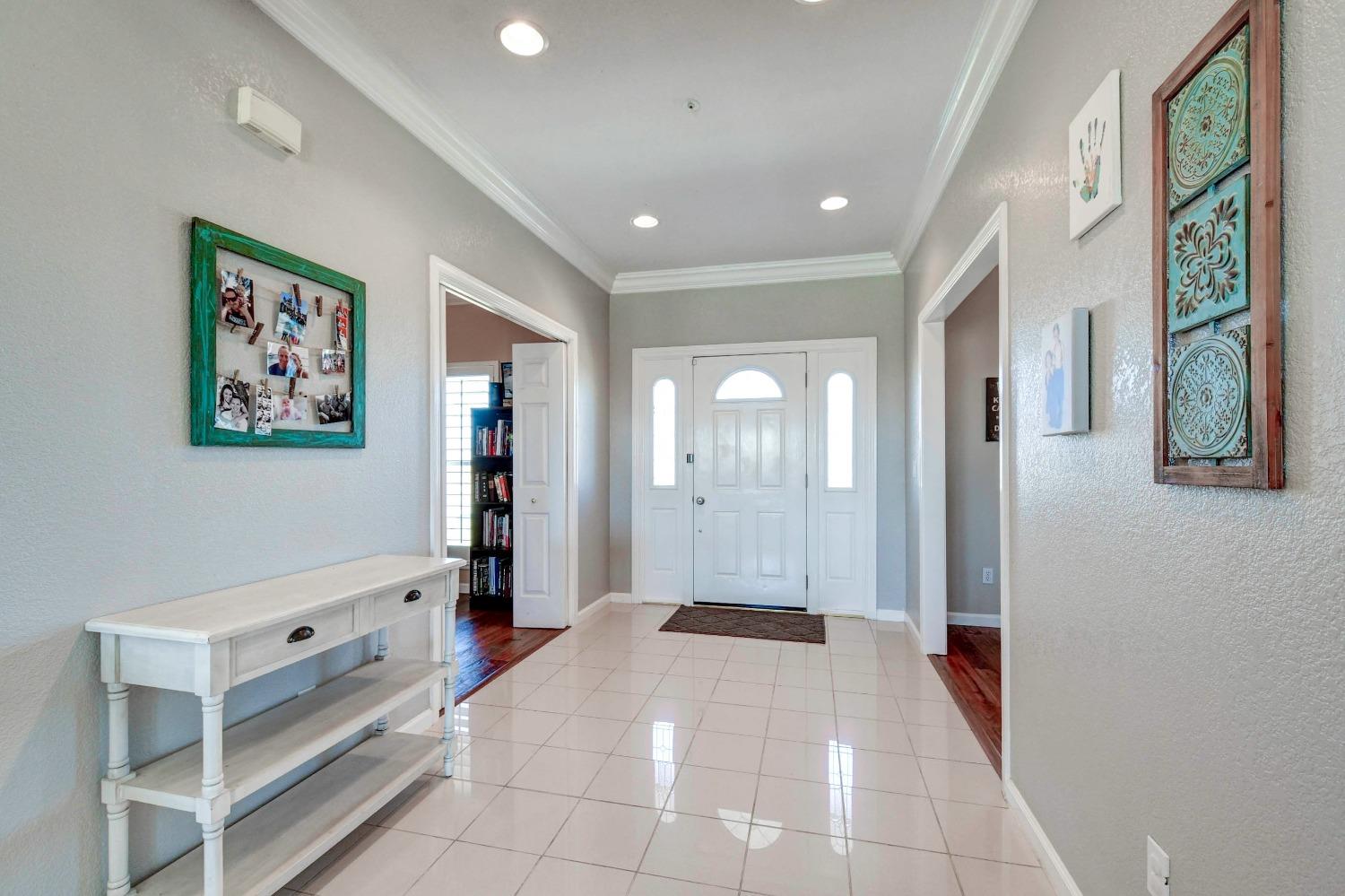 Detail Gallery Image 12 of 77 For 20505 County Road 93, Woodland,  CA 95695 - 4 Beds | 2/1 Baths