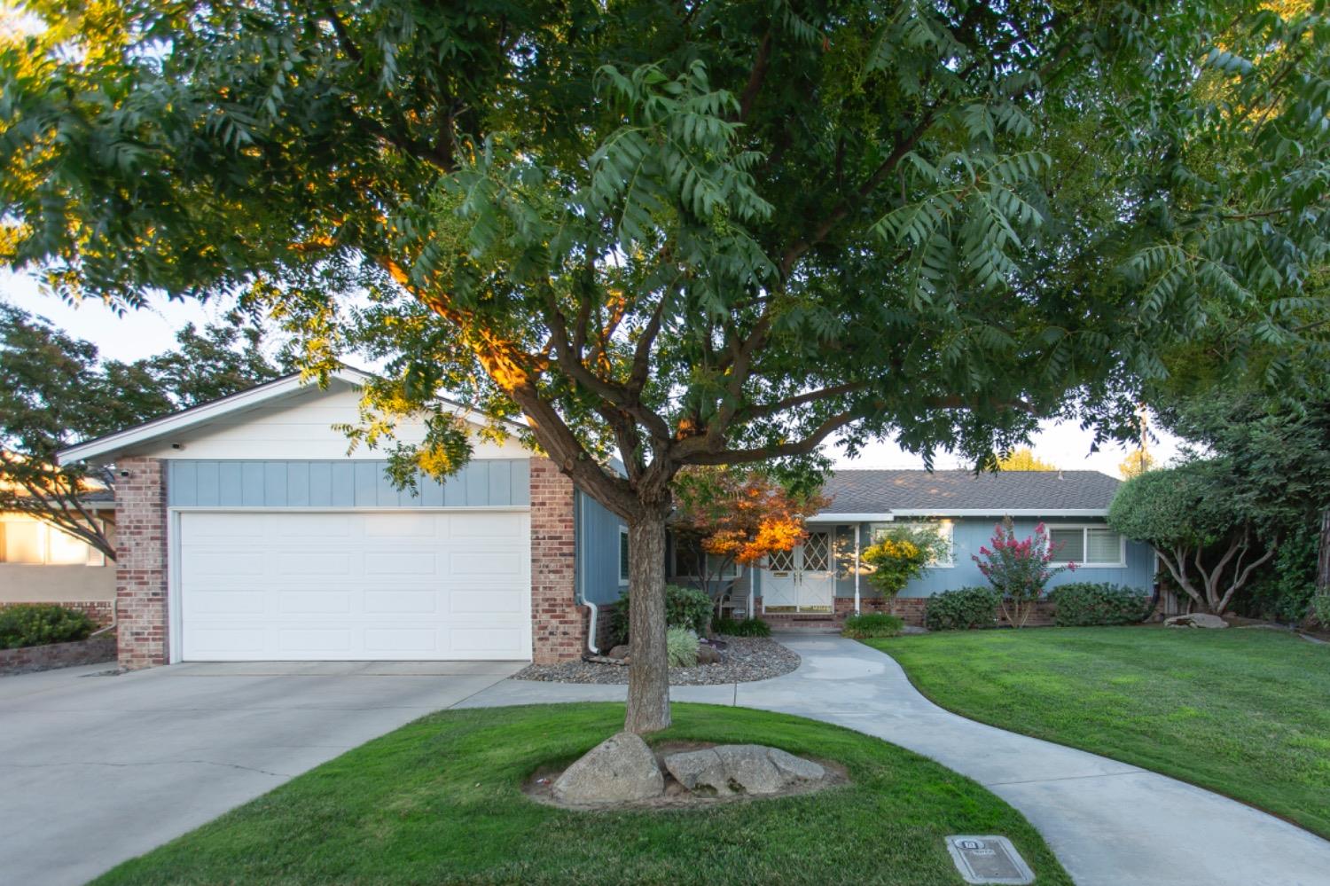 Detail Gallery Image 1 of 1 For 2120 Loyola Way, Turlock,  CA 95382 - 3 Beds | 2 Baths