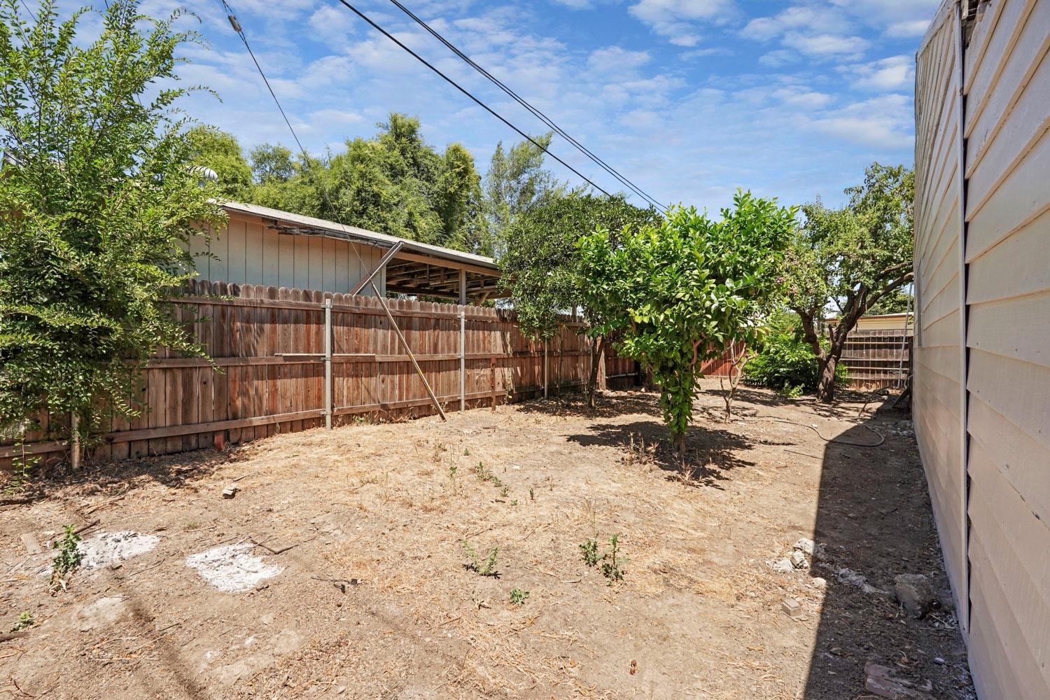 Detail Gallery Image 36 of 38 For 1409 Wilshire Ave, Stockton,  CA 95203 - 3 Beds | 1/1 Baths