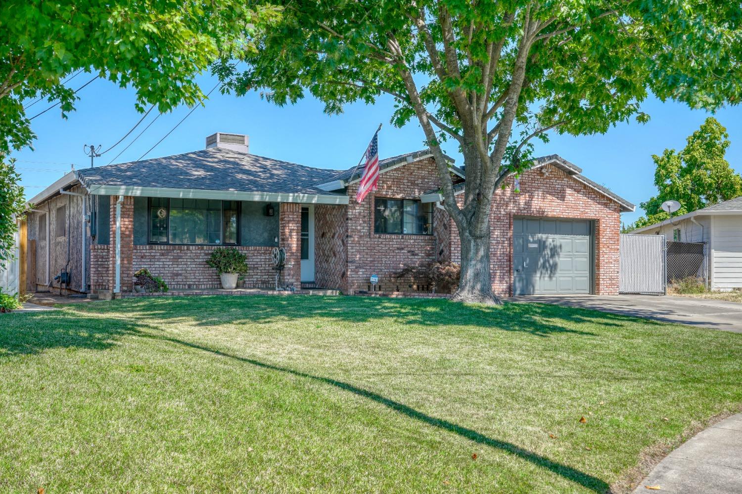 Detail Gallery Image 1 of 1 For 6931 Coronation Ct, Rio Linda,  CA 95673 - 3 Beds | 2 Baths