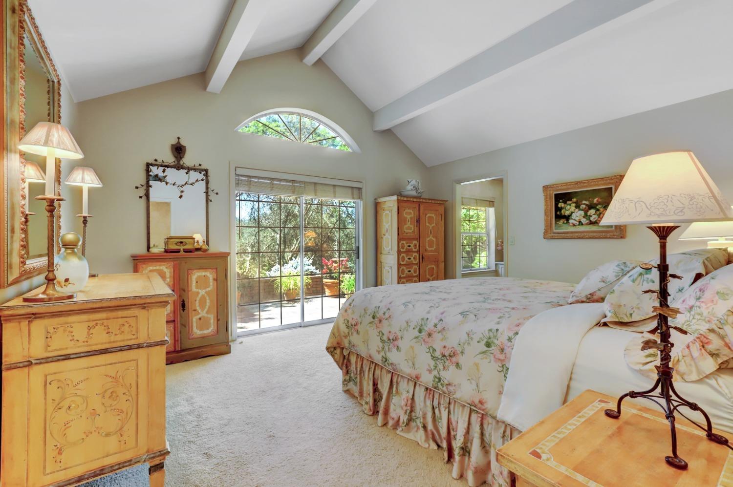 Round Valley Circle, Grass Valley, California image 11