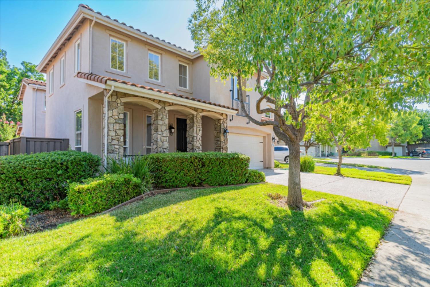 Detail Gallery Image 1 of 1 For 1780 Dunkeld Ln, Folsom,  CA 95630 - 4 Beds | 2/1 Baths