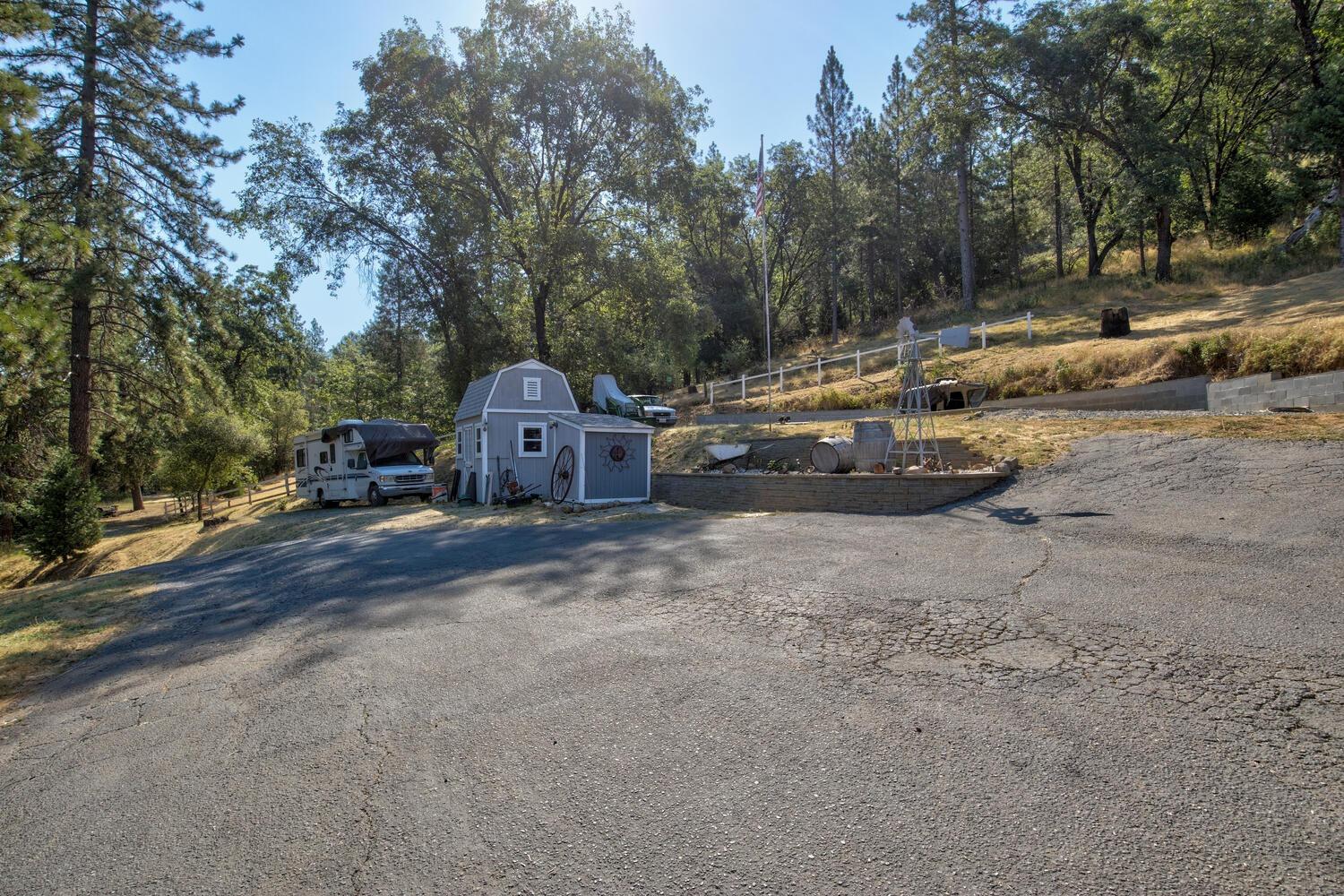 Omo Ranch Road, Somerset, California image 48