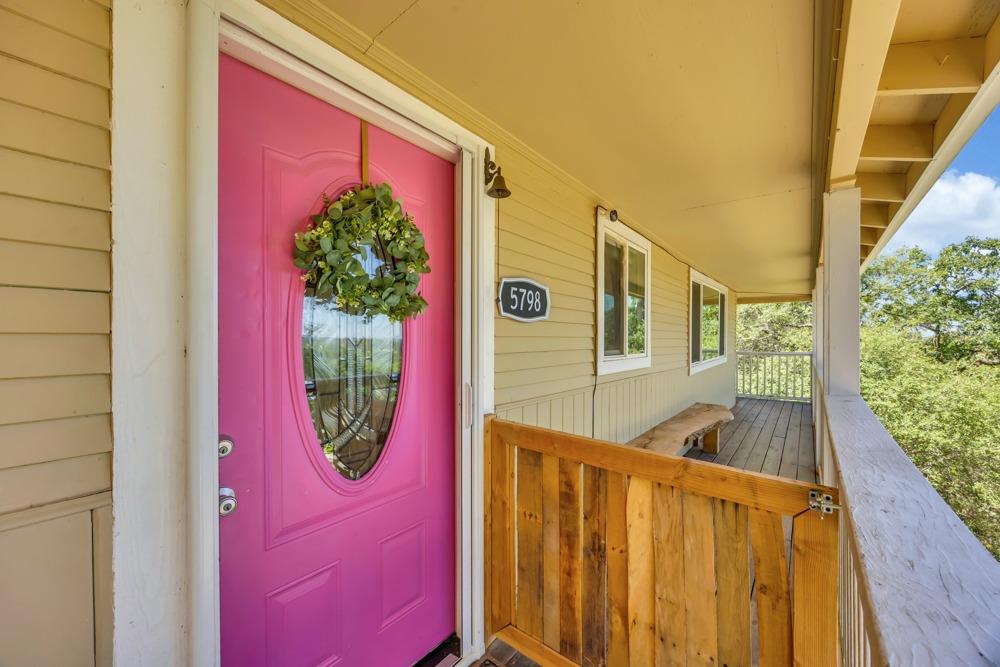 Detail Gallery Image 2 of 48 For 5798 Hollyberry Ln, Placerville,  CA 95667 - 3 Beds | 2 Baths