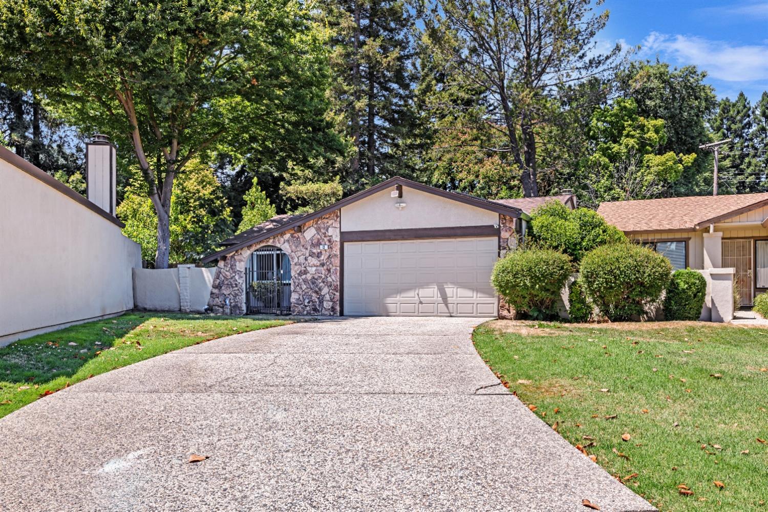 Detail Gallery Image 1 of 1 For 63 Petrilli Cir, Sacramento,  CA 95822 - 3 Beds | 2 Baths