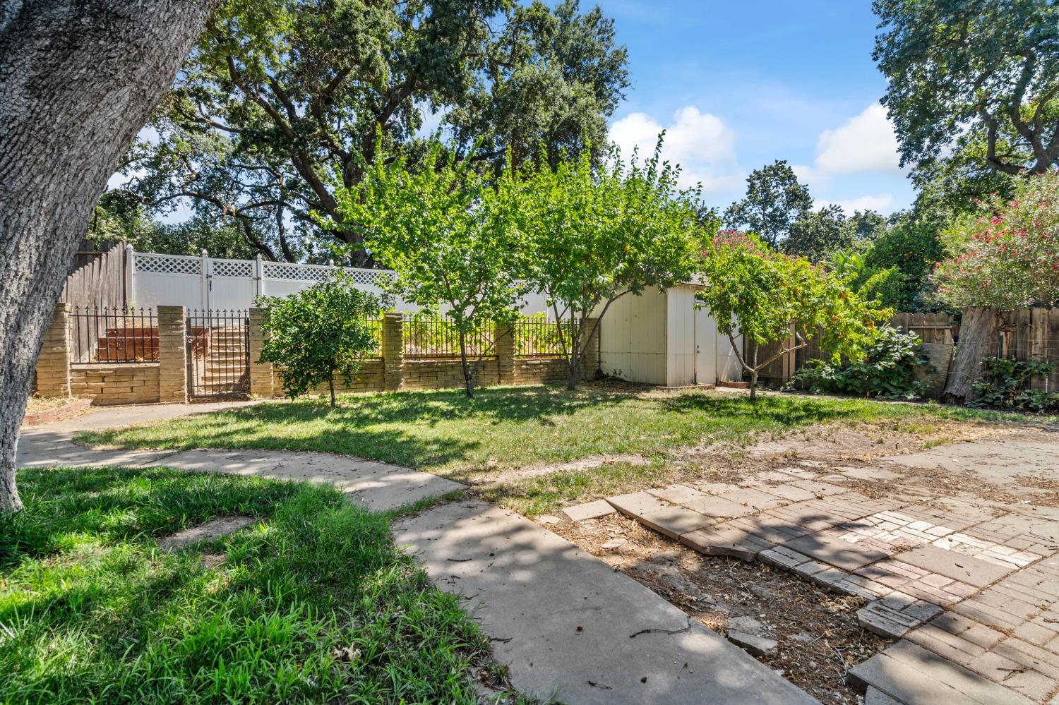 Detail Gallery Image 37 of 39 For 3317 W Creek Dr, Stockton,  CA 95209 - 4 Beds | 2/1 Baths