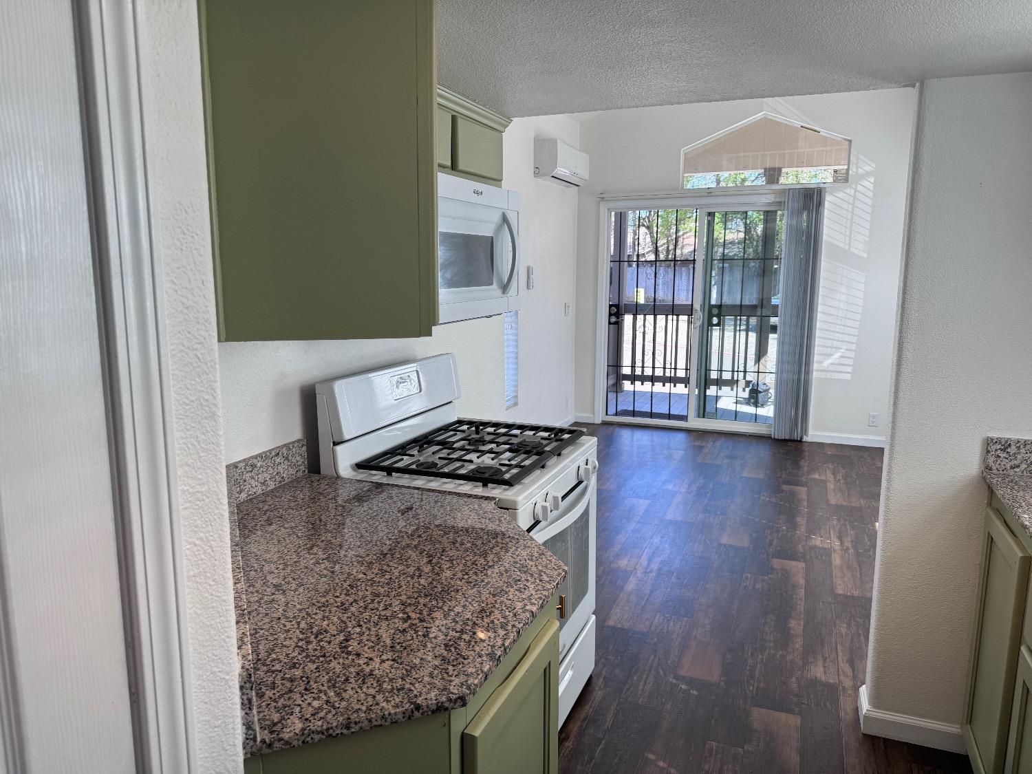 Detail Gallery Image 11 of 36 For 3330 Auburn Blvd 7, Sacramento,  CA 95821 - 1 Beds | 1 Baths