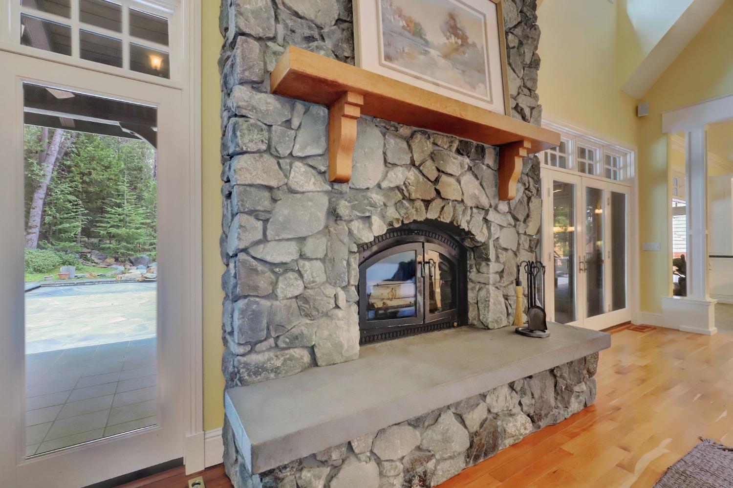 Detail Gallery Image 9 of 97 For 13558 Greenstone Ct, Nevada City,  CA 95959 - 4 Beds | 3/3 Baths