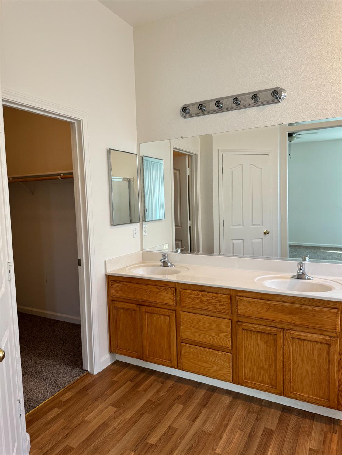 Detail Gallery Image 18 of 25 For 1975 Erickson Cir, Stockton,  CA 95206 - 4 Beds | 2 Baths