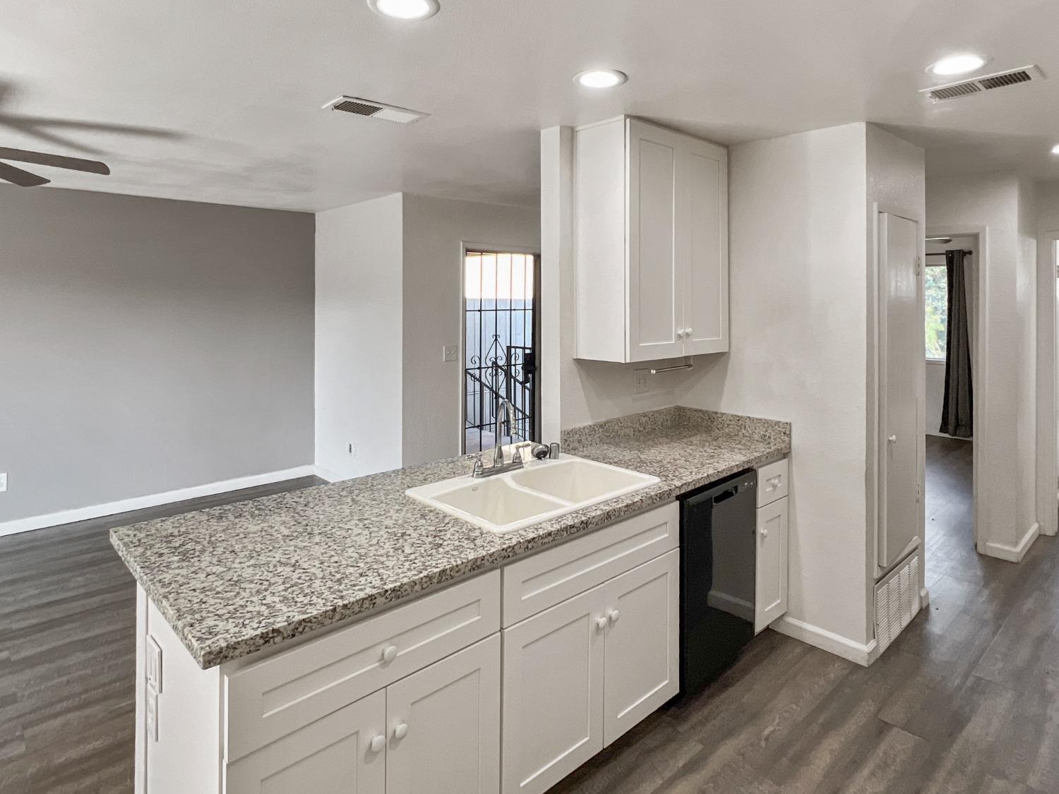 Detail Gallery Image 11 of 24 For 3591 Quail Lakes Dr #98,  Stockton,  CA 95207 - 2 Beds | 2 Baths