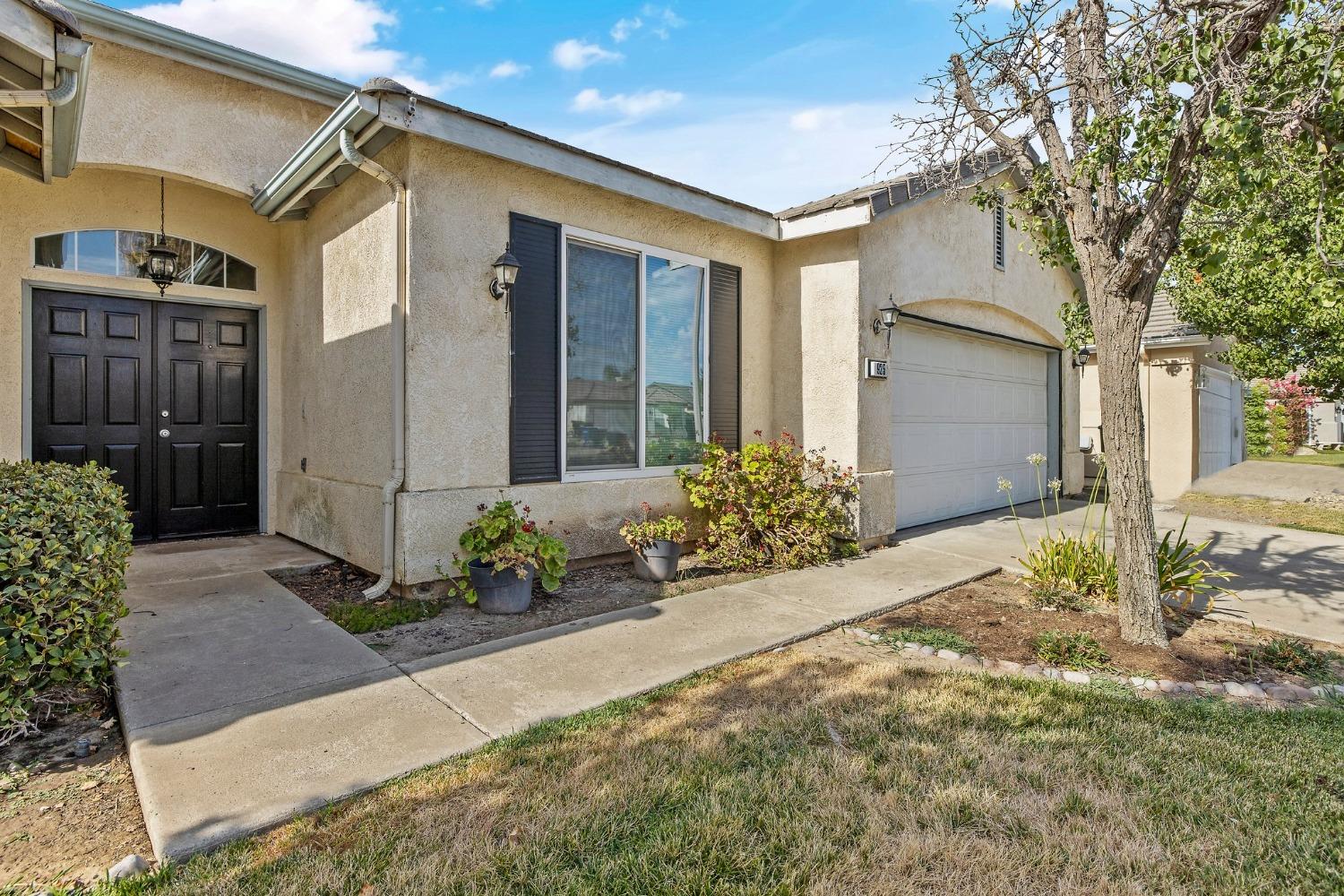 2041 W Orange Street, Hanford, California image 2