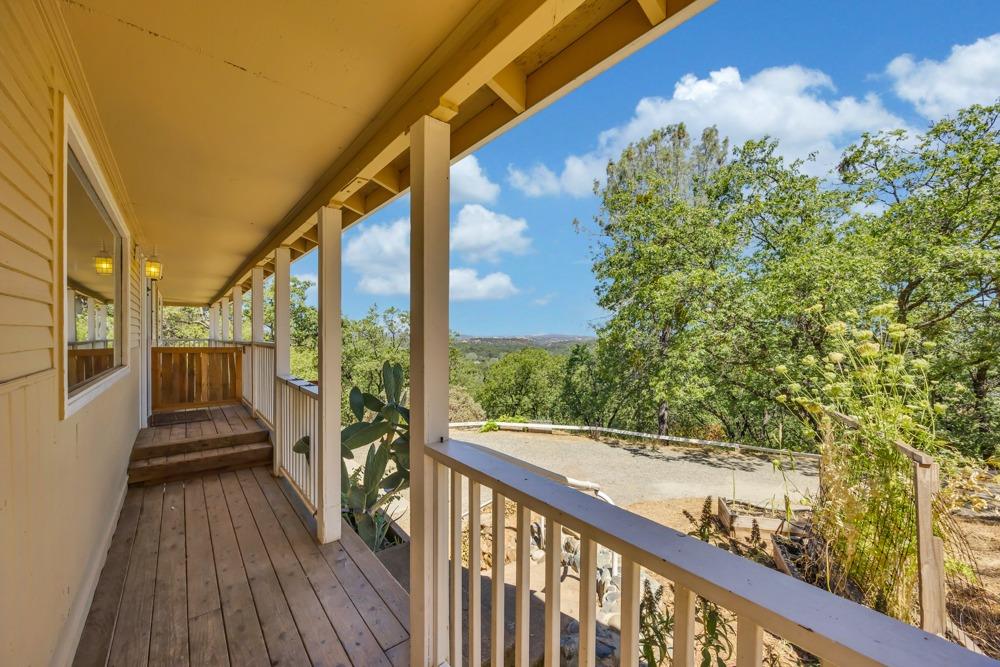 Detail Gallery Image 10 of 48 For 5798 Hollyberry Ln, Placerville,  CA 95667 - 3 Beds | 2 Baths