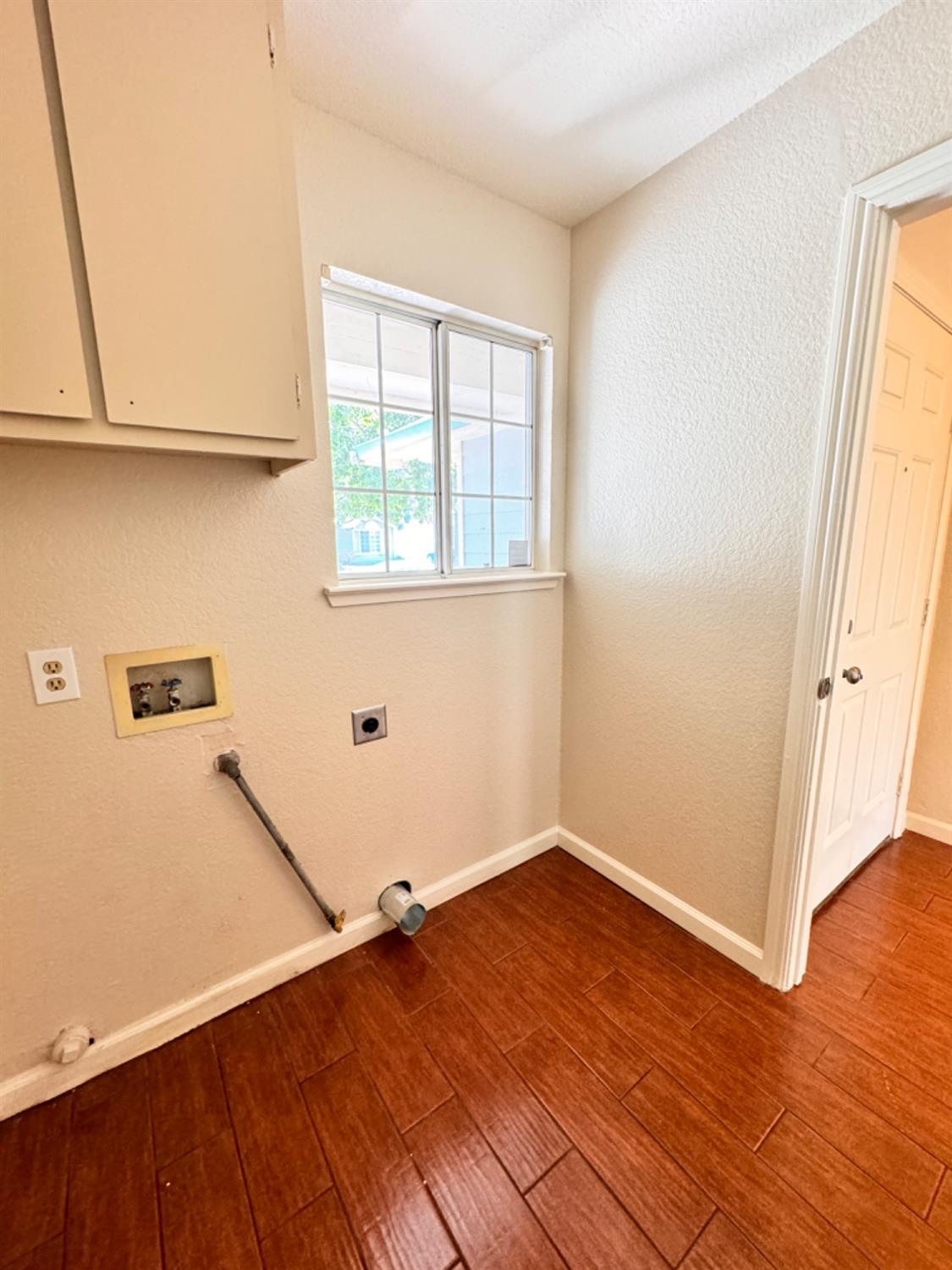 Detail Gallery Image 7 of 48 For 1537 Soquel Ln, Stockton,  CA 95206 - 3 Beds | 2 Baths