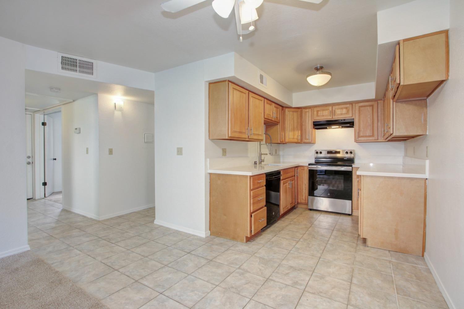 Photo #9: 224079390 Listing 