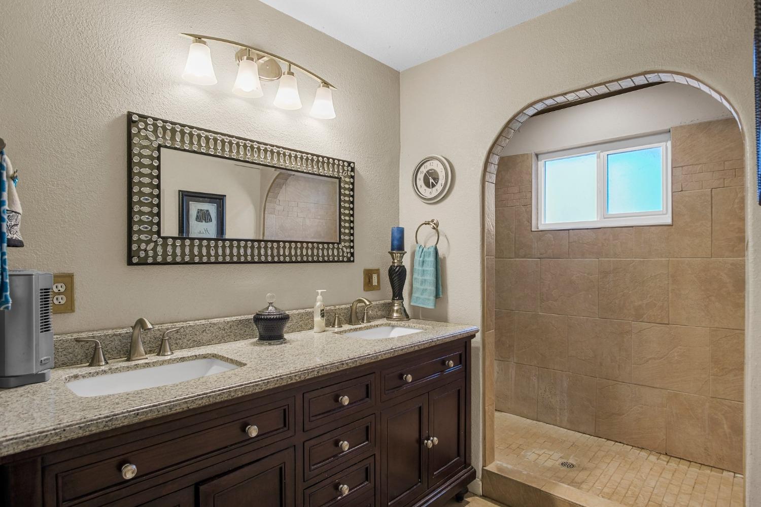 Detail Gallery Image 11 of 16 For 17790 S Austin, Manteca,  CA 95336 - 3 Beds | 2 Baths