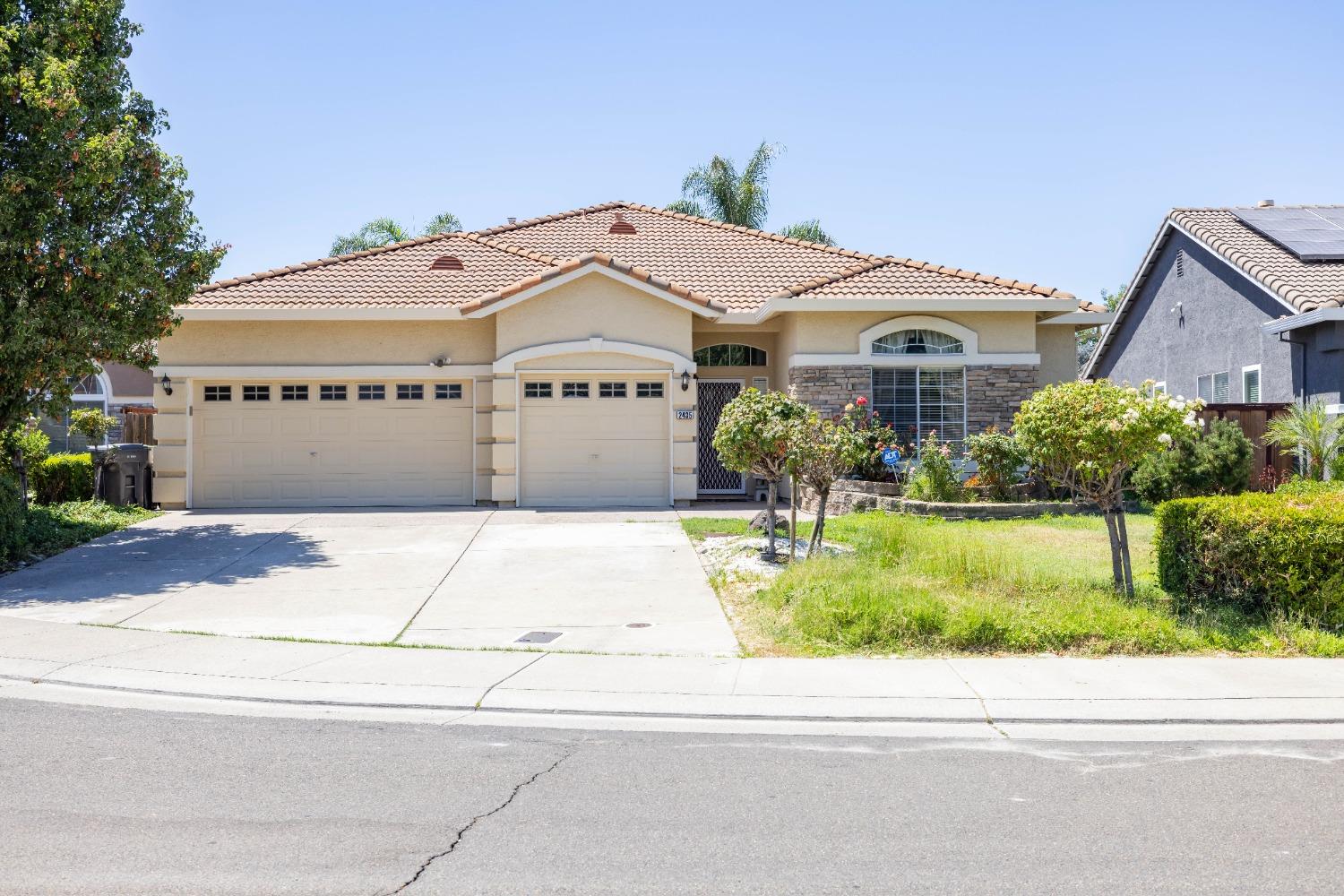 Detail Gallery Image 1 of 1 For 2435 Anchor Pl, Stockton,  CA 95206 - 4 Beds | 3 Baths