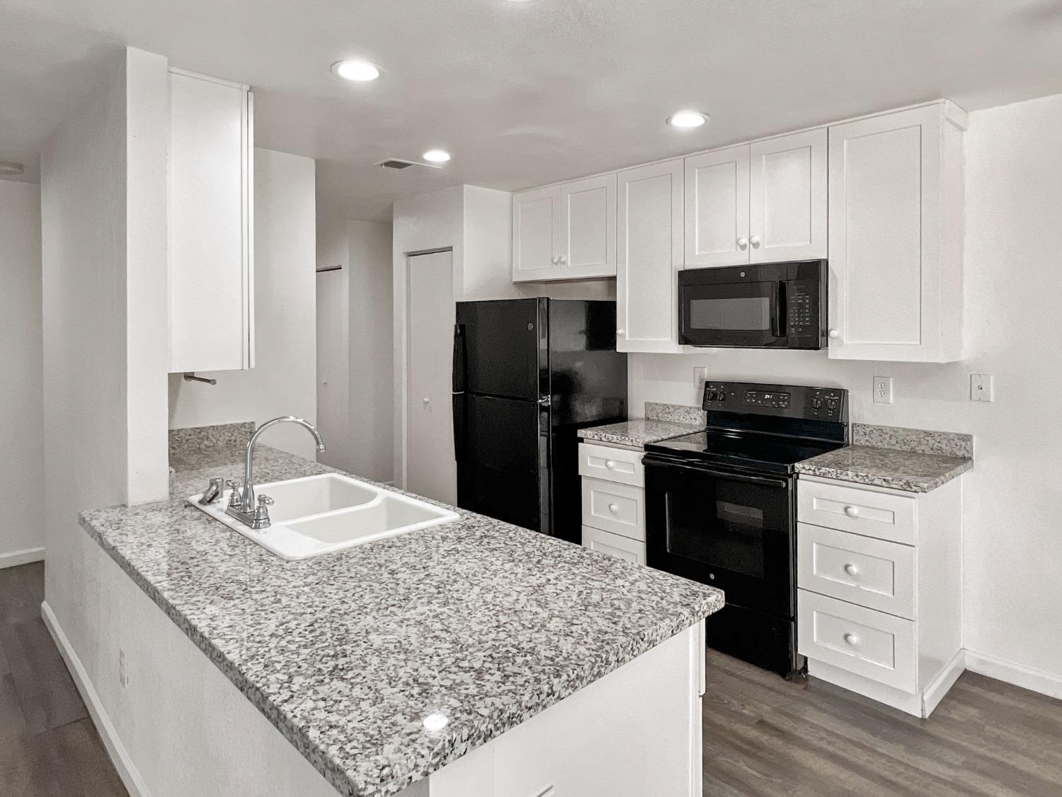 Detail Gallery Image 10 of 24 For 3591 Quail Lakes Dr #98,  Stockton,  CA 95207 - 2 Beds | 2 Baths