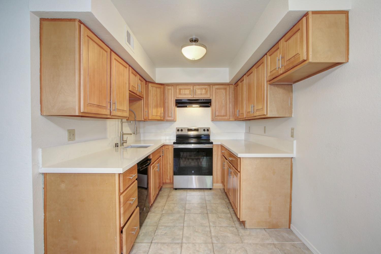 Photo #12: 224079390 Listing 