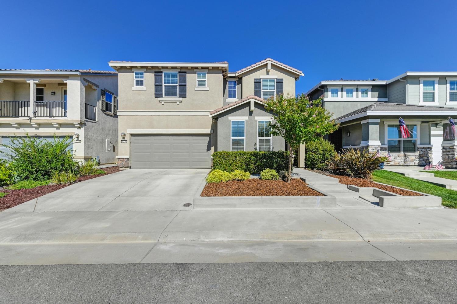 Detail Gallery Image 1 of 1 For 1208 Grand Junction Way, Roseville,  CA 95747 - 4 Beds | 2/1 Baths