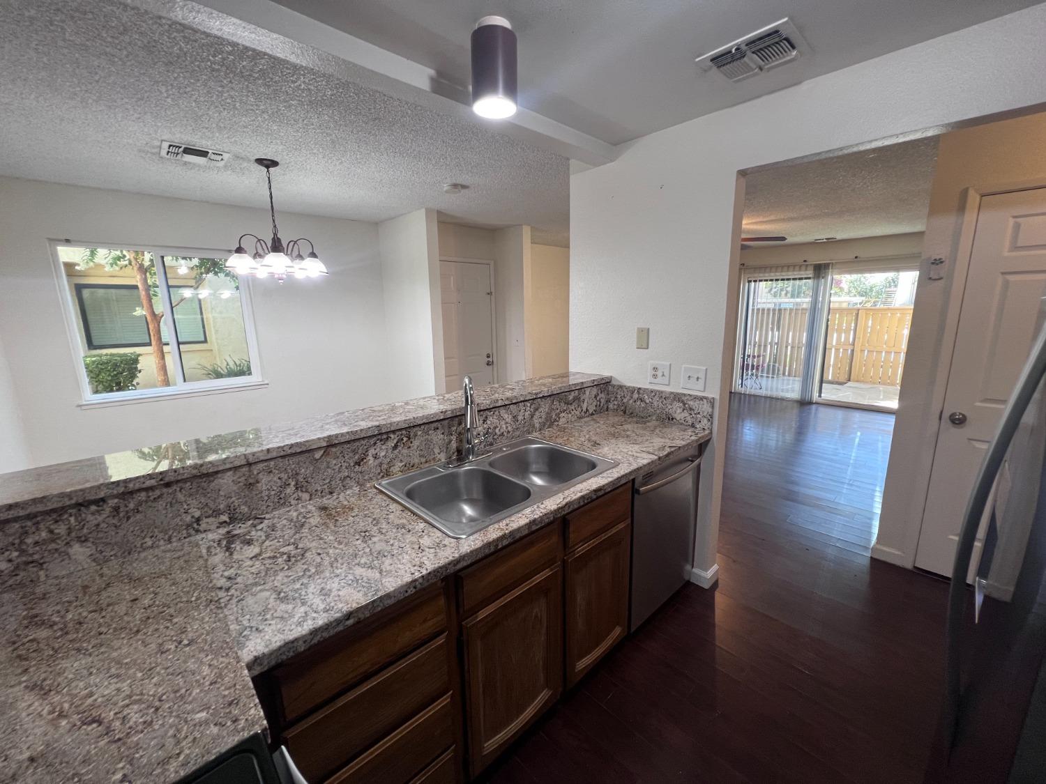 Detail Gallery Image 7 of 27 For 3400 Sullivan Ct #179,  Modesto,  CA 95356 - 2 Beds | 2 Baths