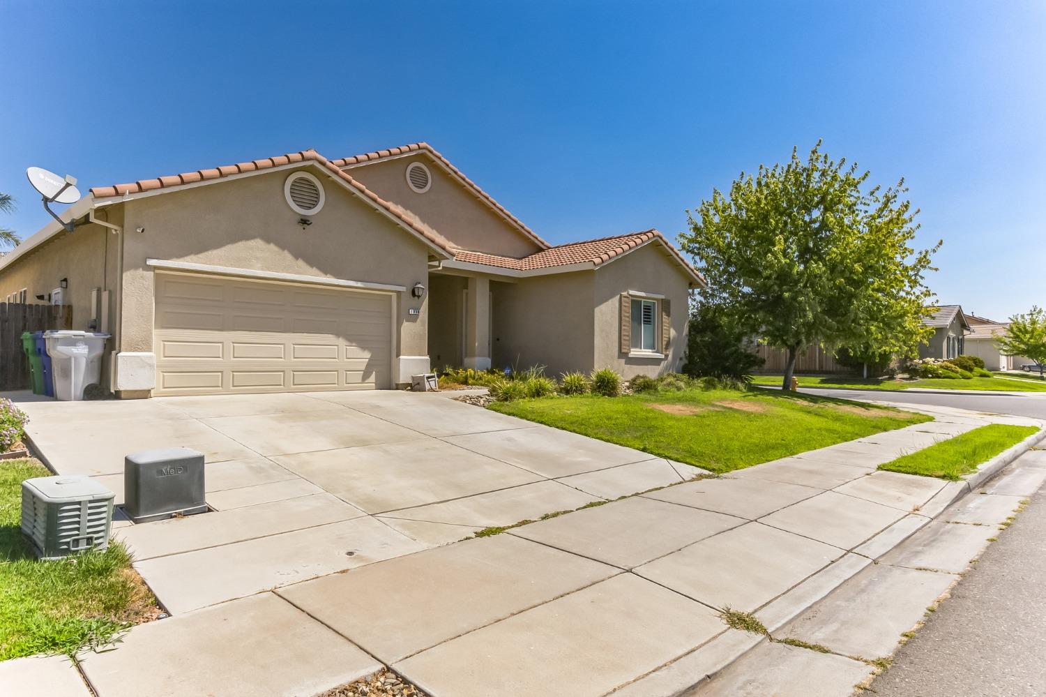 Detail Gallery Image 5 of 60 For 1939 Bridlewood Dr, Atwater,  CA 95301 - 4 Beds | 3 Baths