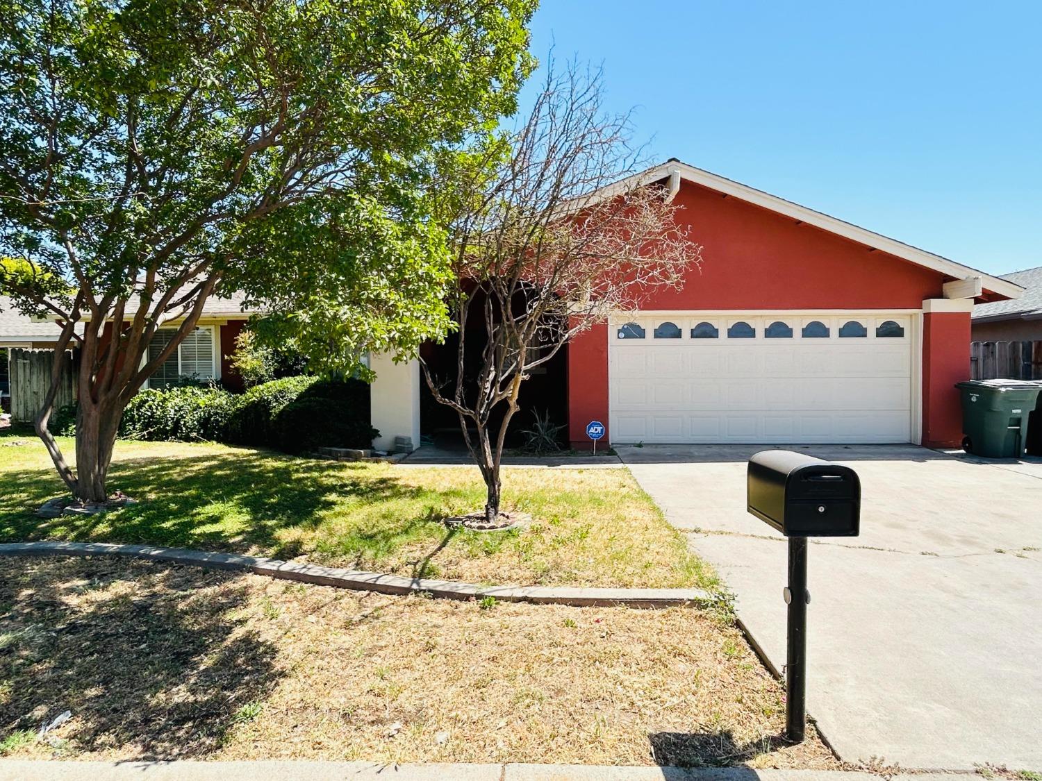 Detail Gallery Image 1 of 1 For 2828 E Orangeburg Ave, Modesto,  CA 95355 - 3 Beds | 2 Baths