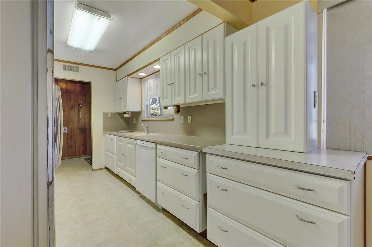 Riverview Drive, Auburn, California image 11