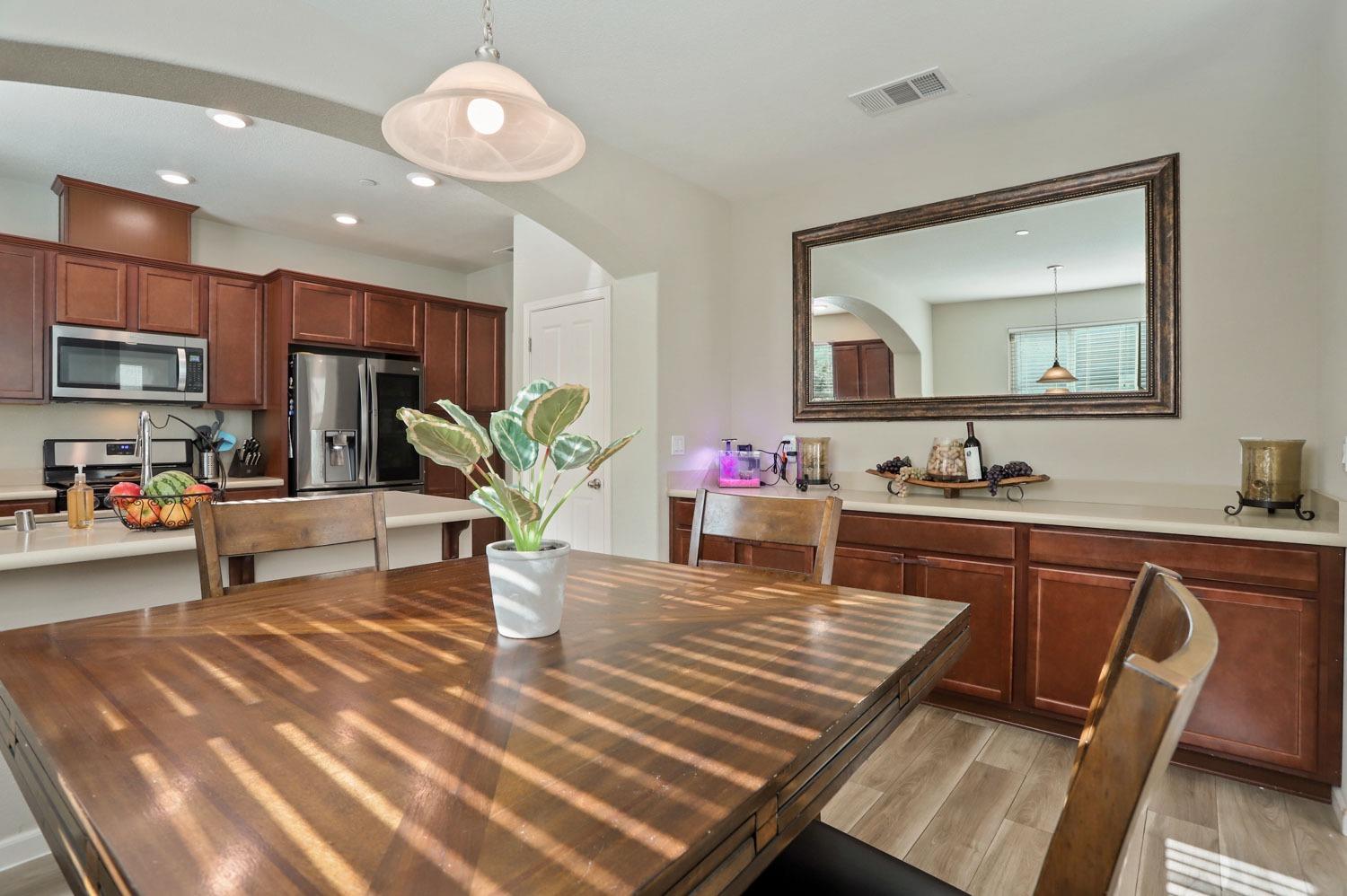 Detail Gallery Image 8 of 28 For 4516 Parkvale Ct, Stockton,  CA 95210 - 3 Beds | 2/1 Baths