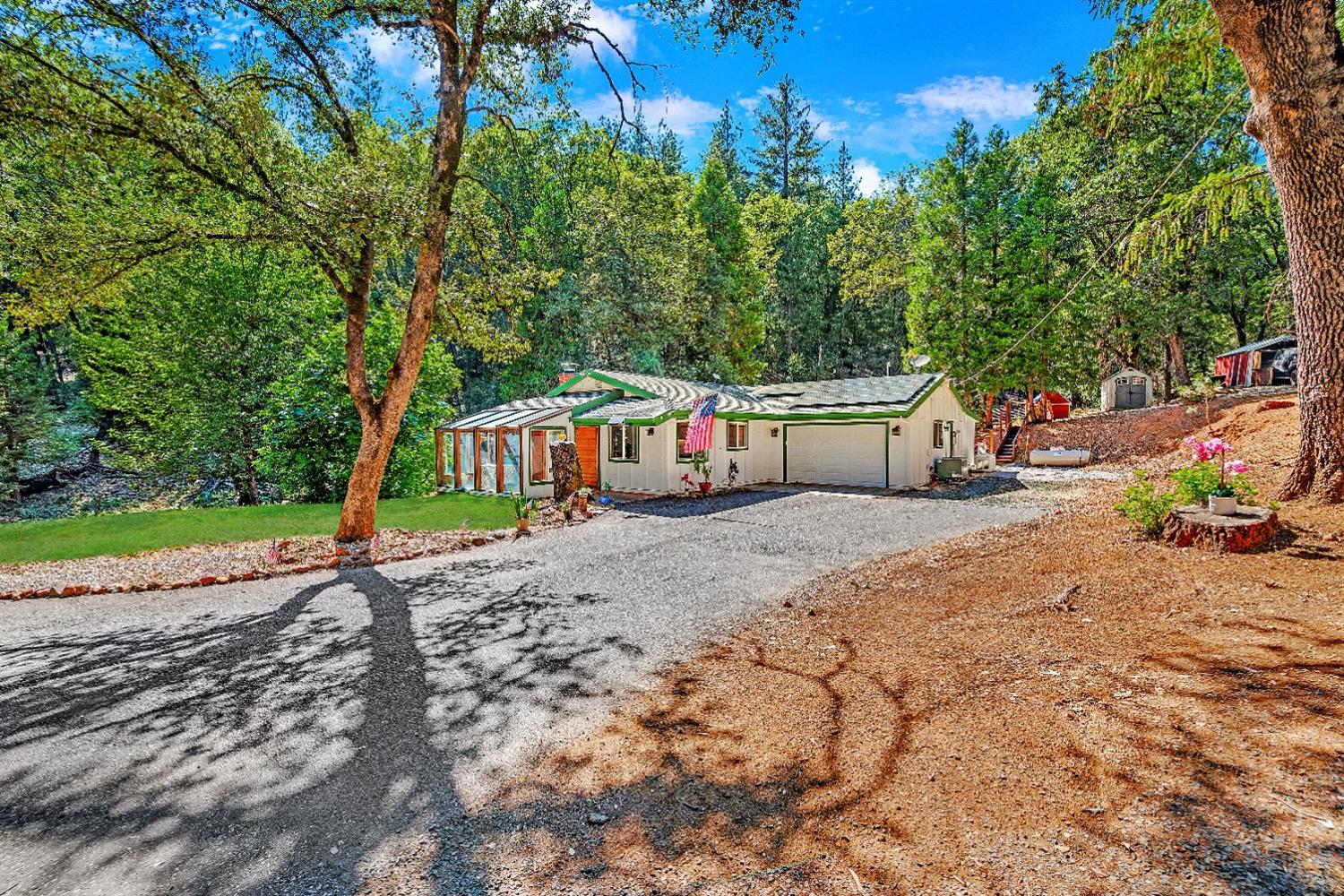Brooks Road, Grass Valley, California image 2