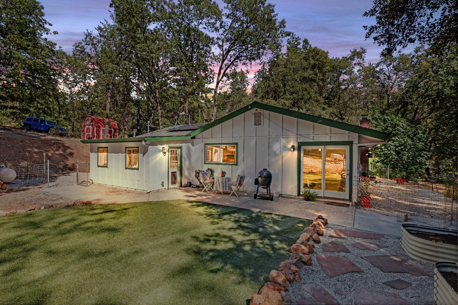 Brooks Road, Grass Valley, California image 5