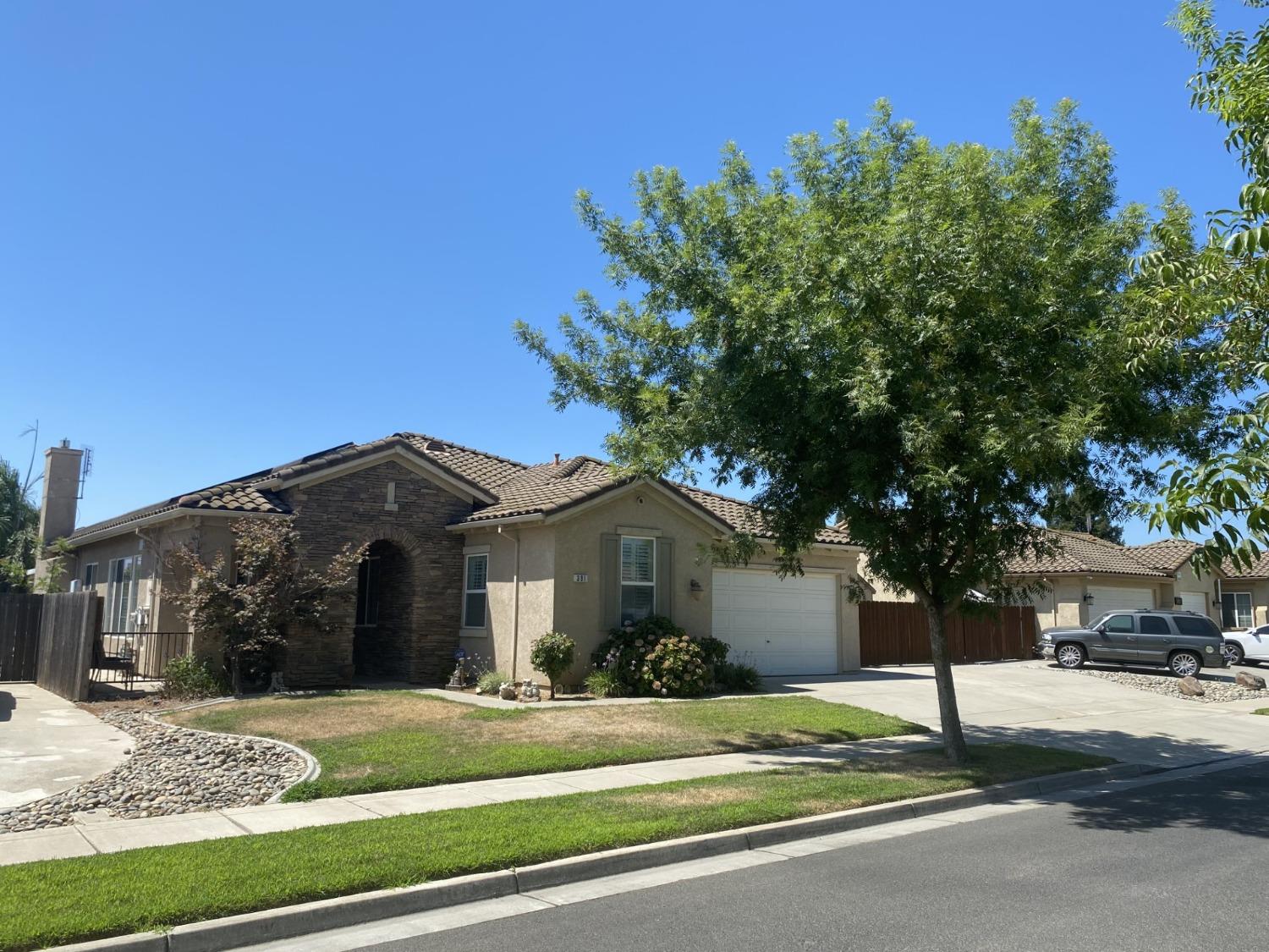 Detail Gallery Image 2 of 21 For 391 Farinelli Pkwy, Escalon,  CA 95320 - 4 Beds | 2 Baths