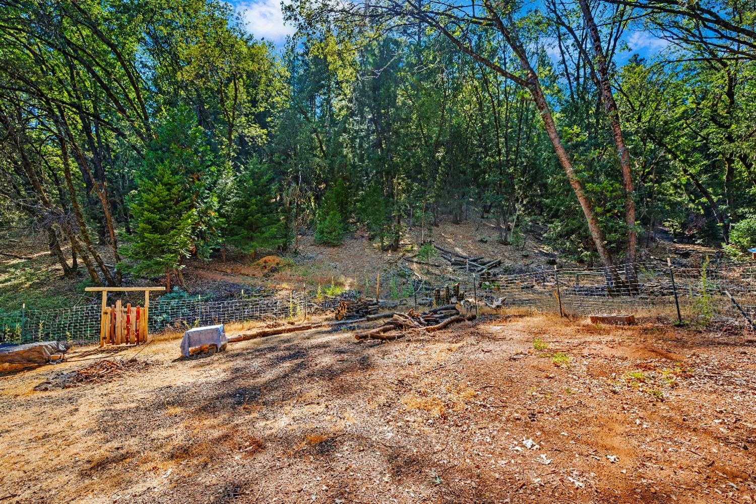 Brooks Road, Grass Valley, California image 20