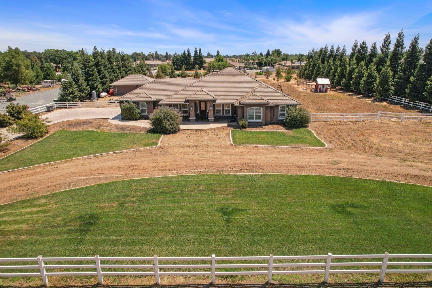 Detail Gallery Image 1 of 1 For 13015 Saddle Crest Cir, Galt,  CA 95632 - 4 Beds | 2/1 Baths