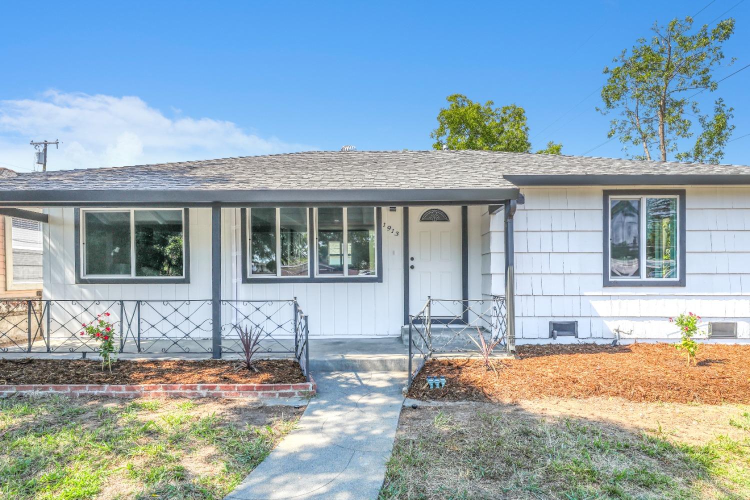 Detail Gallery Image 1 of 1 For 1913 South Ave, Sacramento,  CA 95838 - 3 Beds | 1 Baths