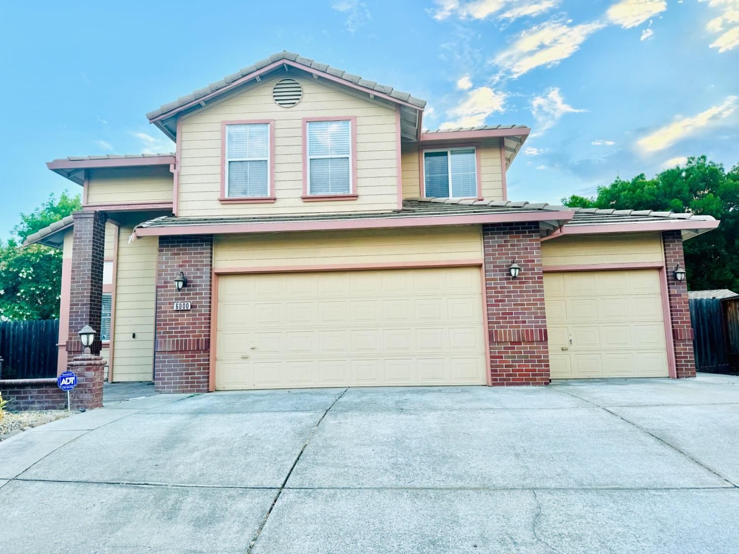 Detail Gallery Image 1 of 1 For 6000 Bach Ct, Citrus Heights,  CA 95621 - 4 Beds | 2/1 Baths