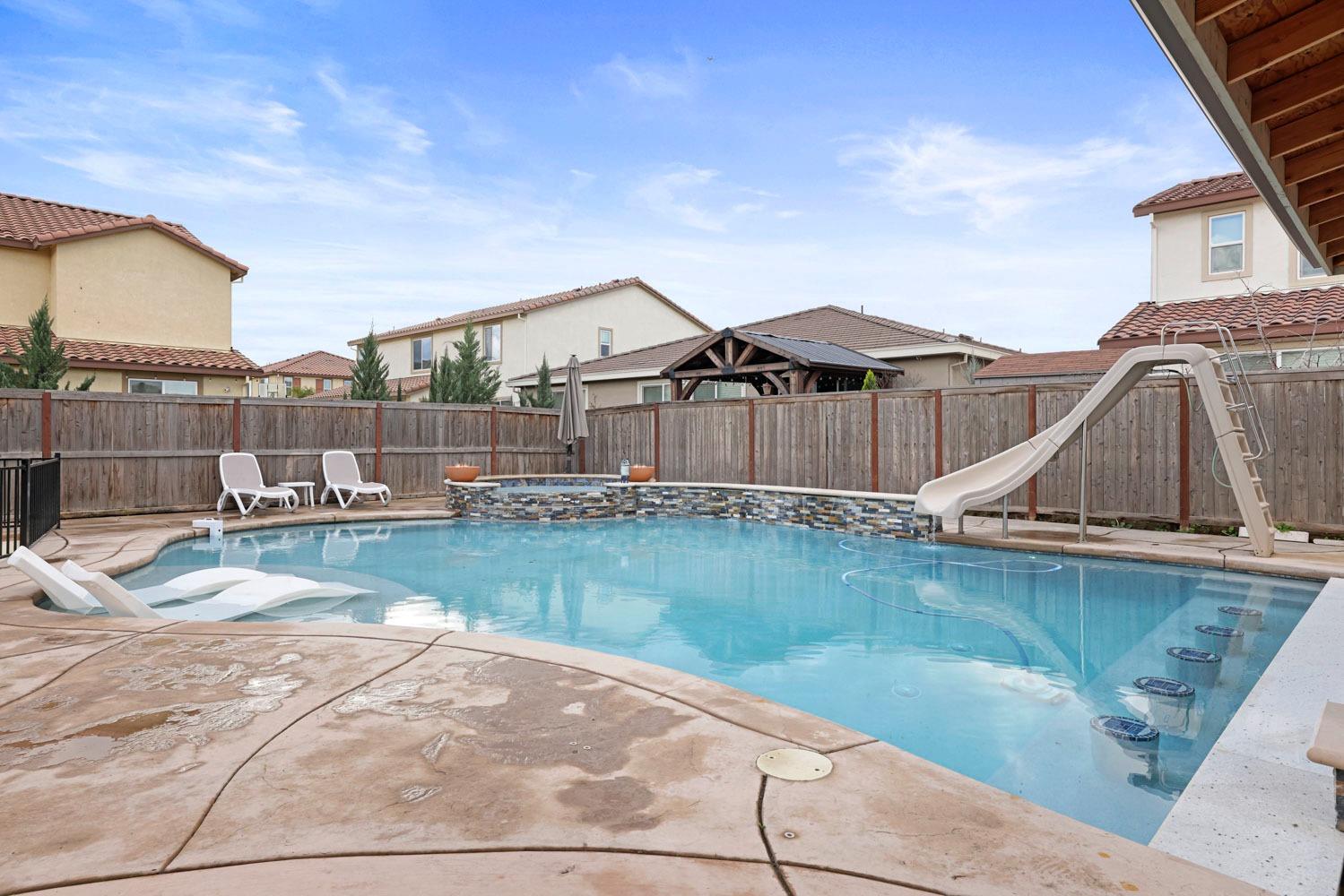 Detail Gallery Image 33 of 48 For 2061 Gunner Pl, Manteca,  CA 95337 - 4 Beds | 3/1 Baths