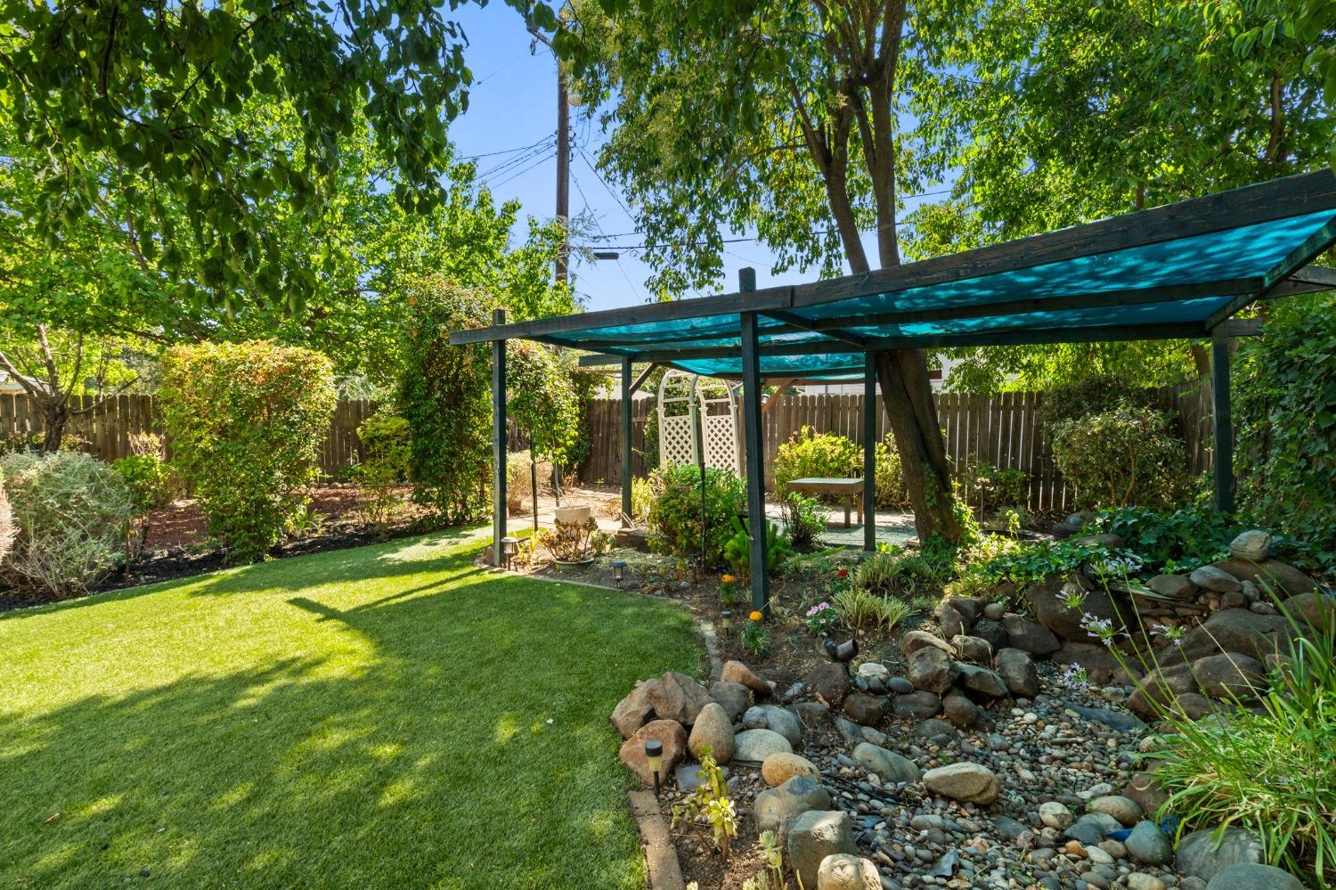 Detail Gallery Image 30 of 44 For 338 Irene Ave, Roseville,  CA 95678 - 3 Beds | 2 Baths