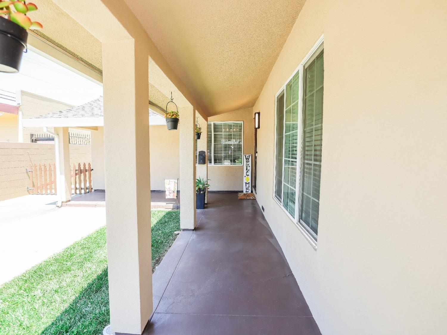 Detail Gallery Image 7 of 52 For 2105 Stacia Way, Sacramento,  CA 95822 - 3 Beds | 2 Baths