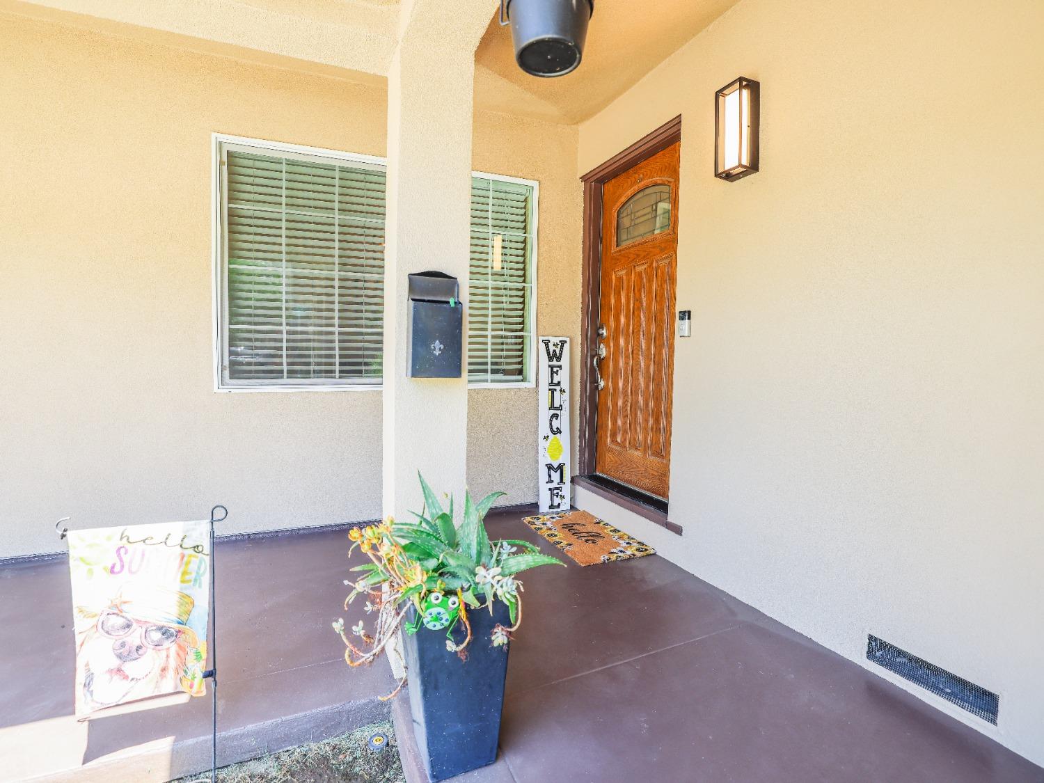 Detail Gallery Image 8 of 52 For 2105 Stacia Way, Sacramento,  CA 95822 - 3 Beds | 2 Baths