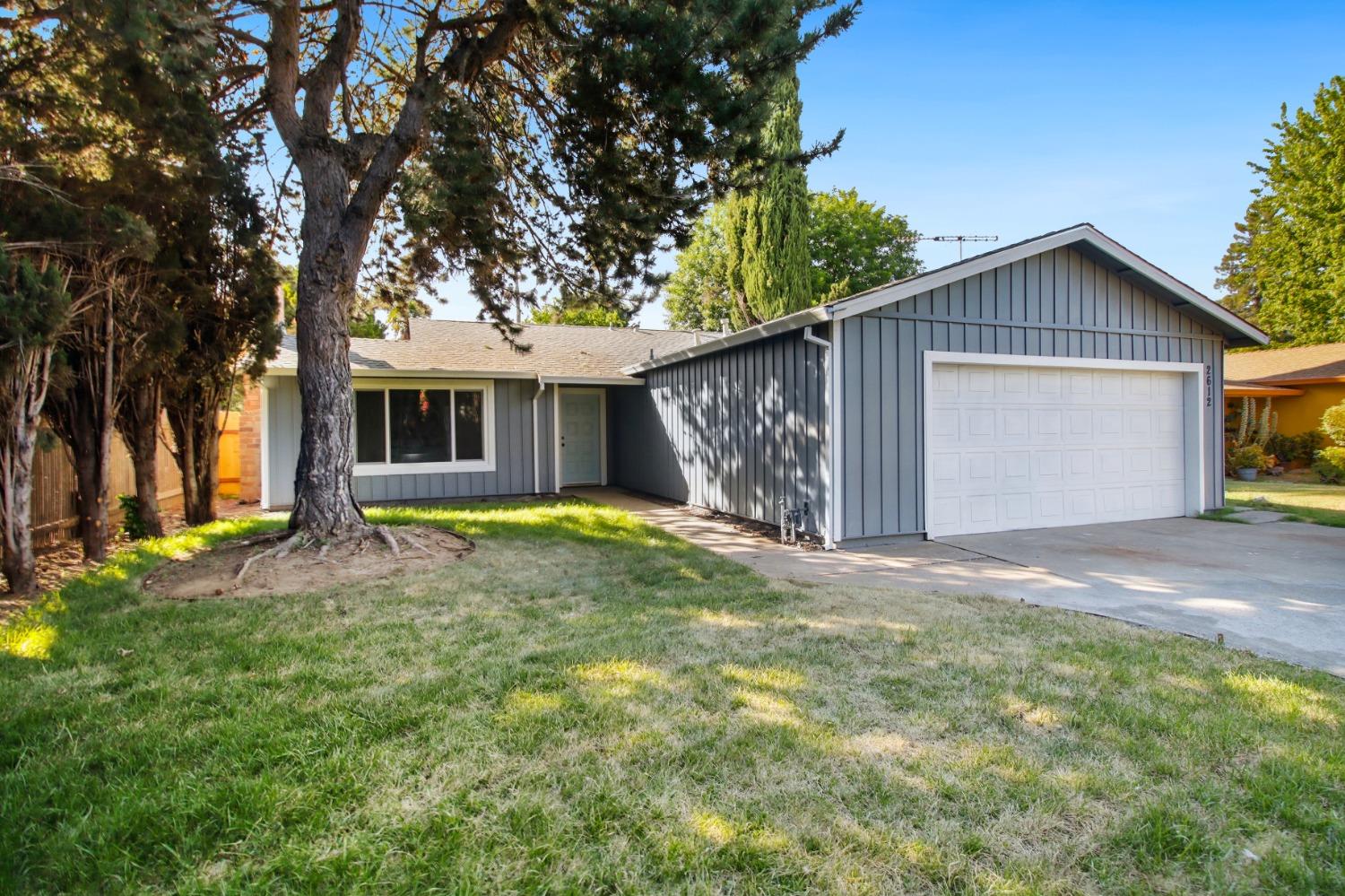 Detail Gallery Image 1 of 1 For 2612 Stingray Ct, Sacramento,  CA 95826 - 3 Beds | 2 Baths