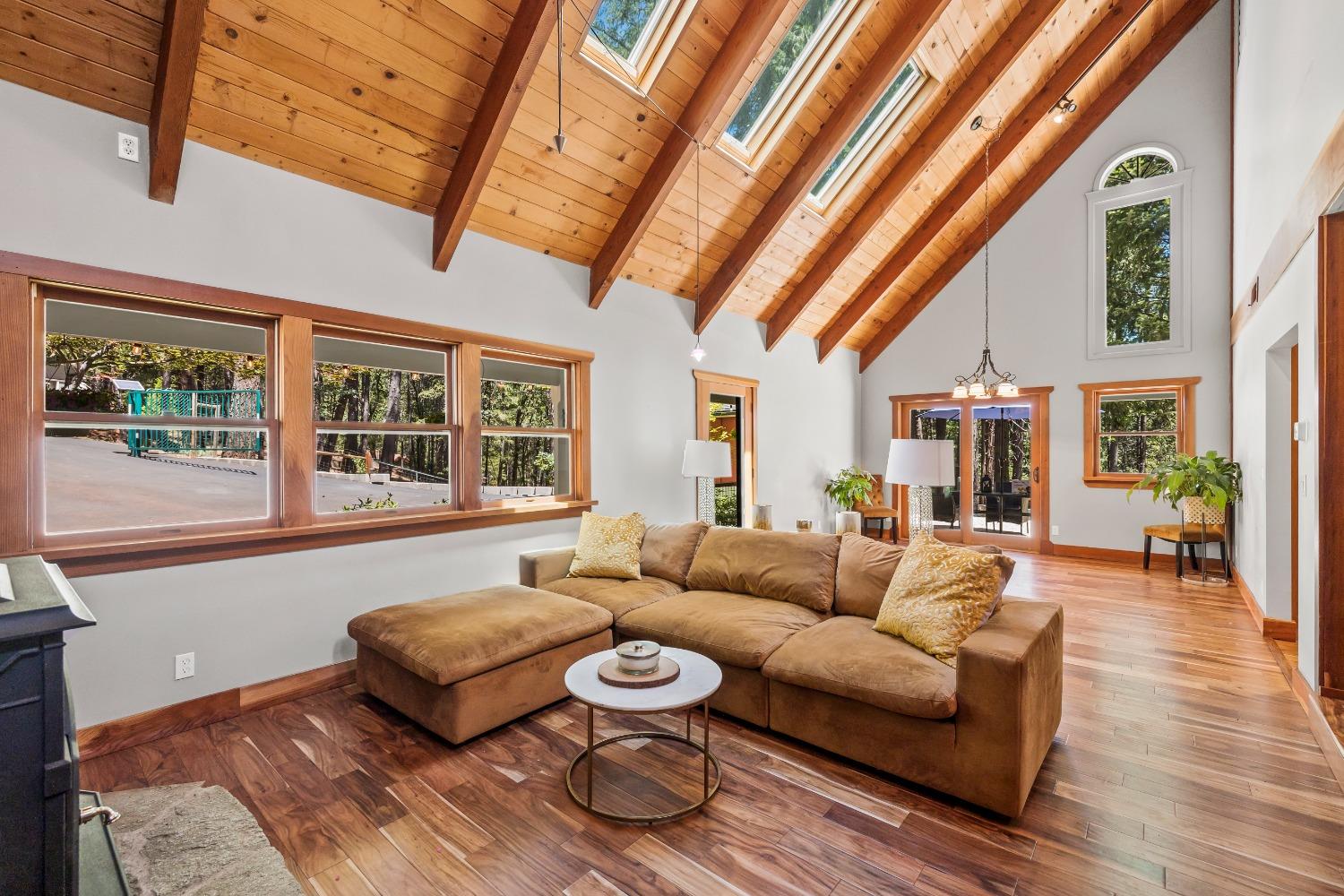 Rodriguez Court, Grass Valley, California image 14