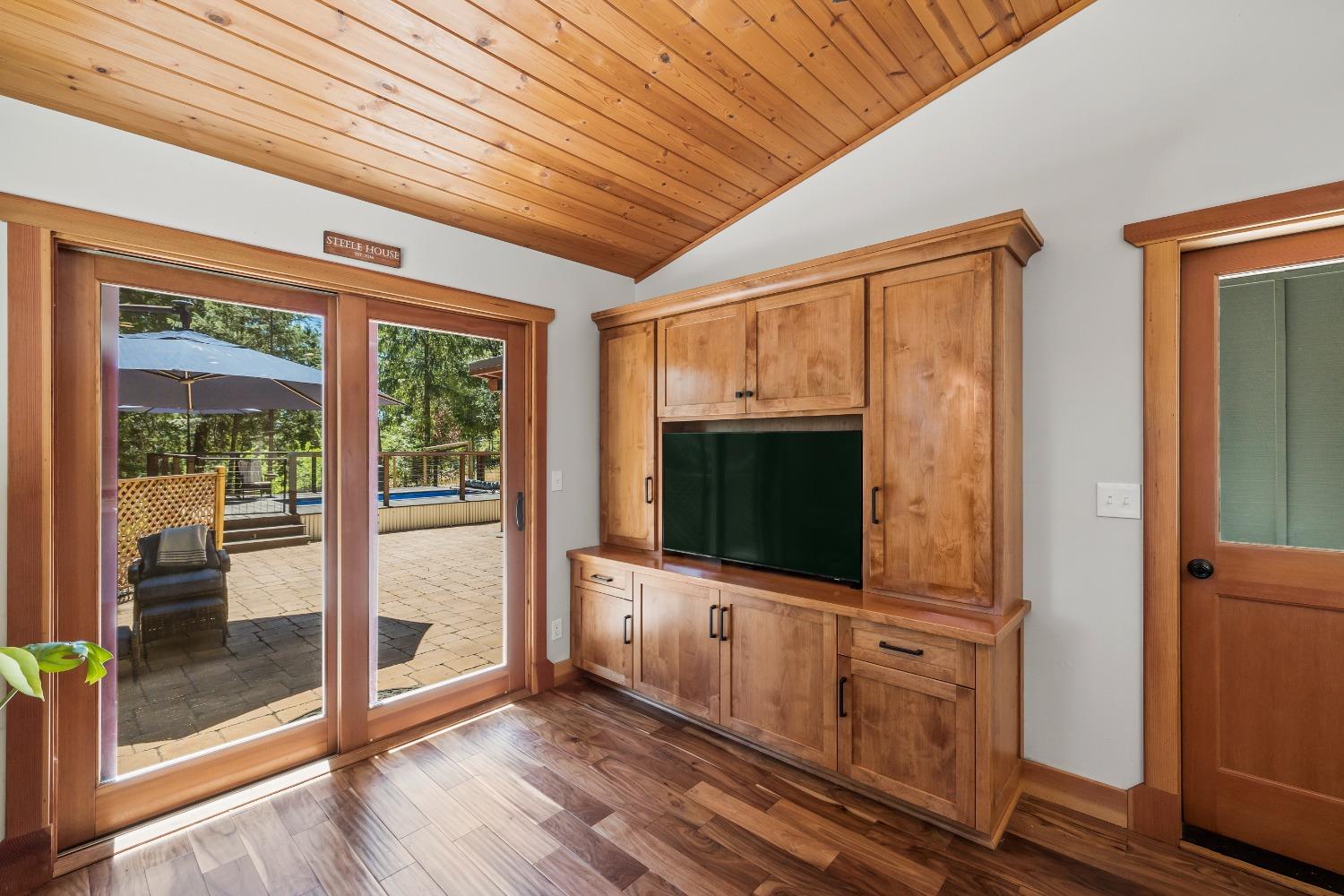 Rodriguez Court, Grass Valley, California image 20