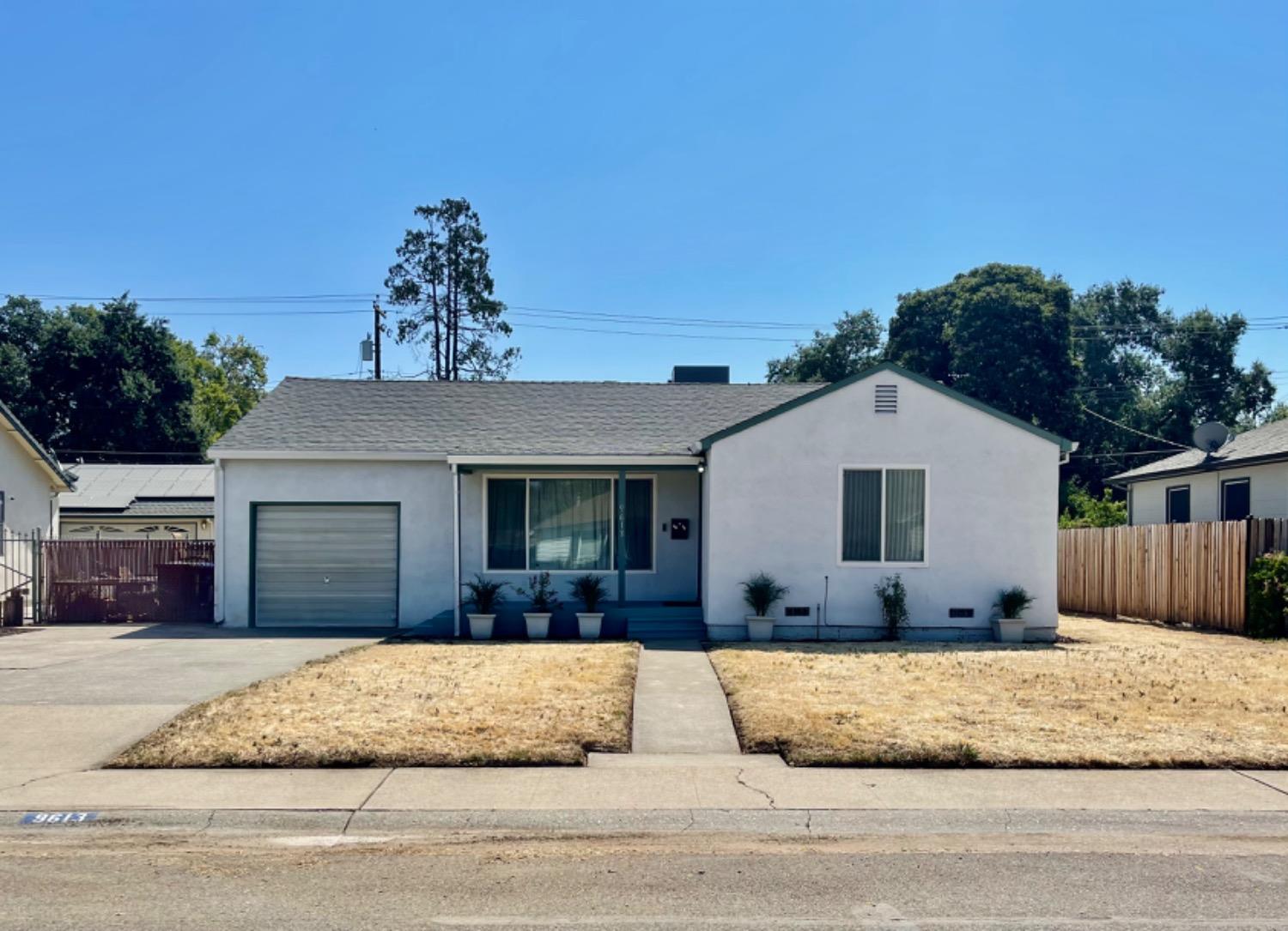 Detail Gallery Image 3 of 39 For 9613 Melrose Ave, Elk Grove,  CA 95624 - 2 Beds | 1 Baths